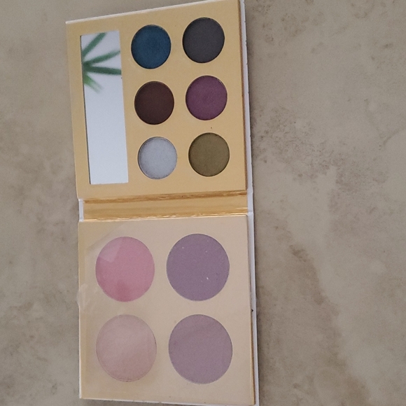 Pur Face/Eyeshadow Palette - Picture 1 of 3